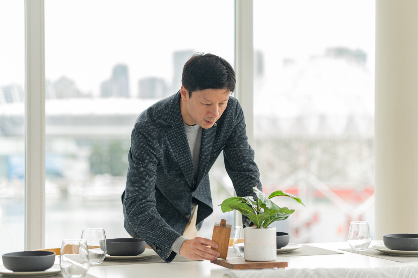 Alan Yeh preparing a Vancouver condo for new tenants
